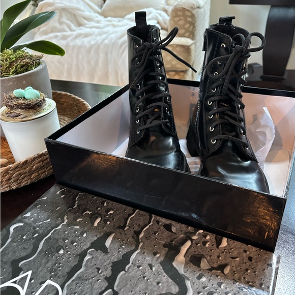 Sleek Black Combat Boots for Women - Picture 5 of 5